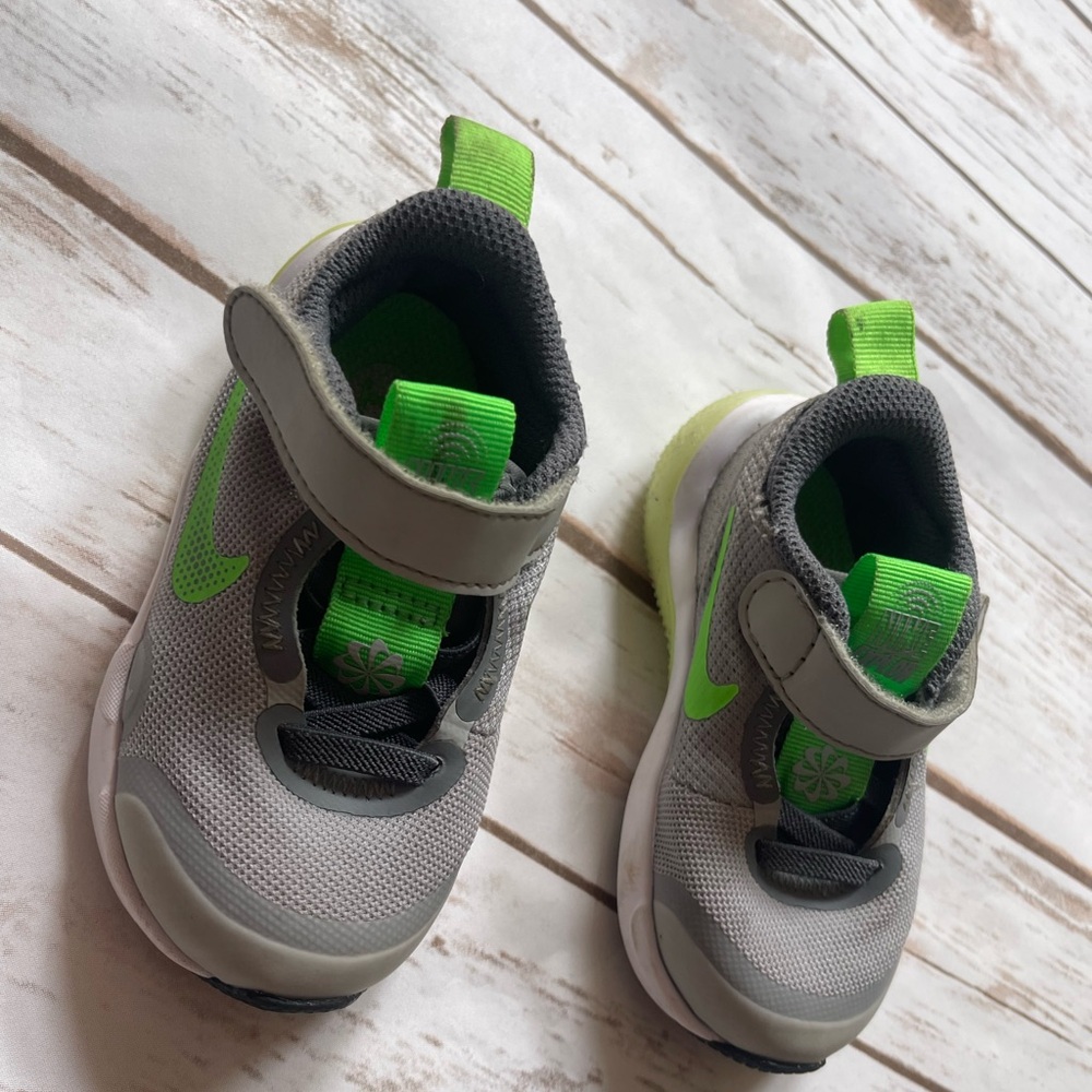 Nike toddler shoes